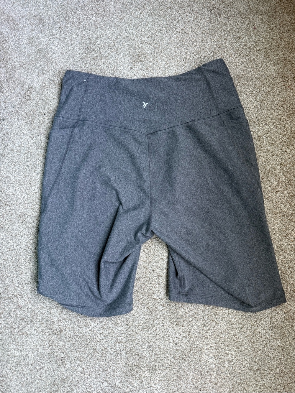 NWOT Old Navy High-Rise PowerSoft Bike Shorts Charcoal Gray size Large - Picture 3 of 3